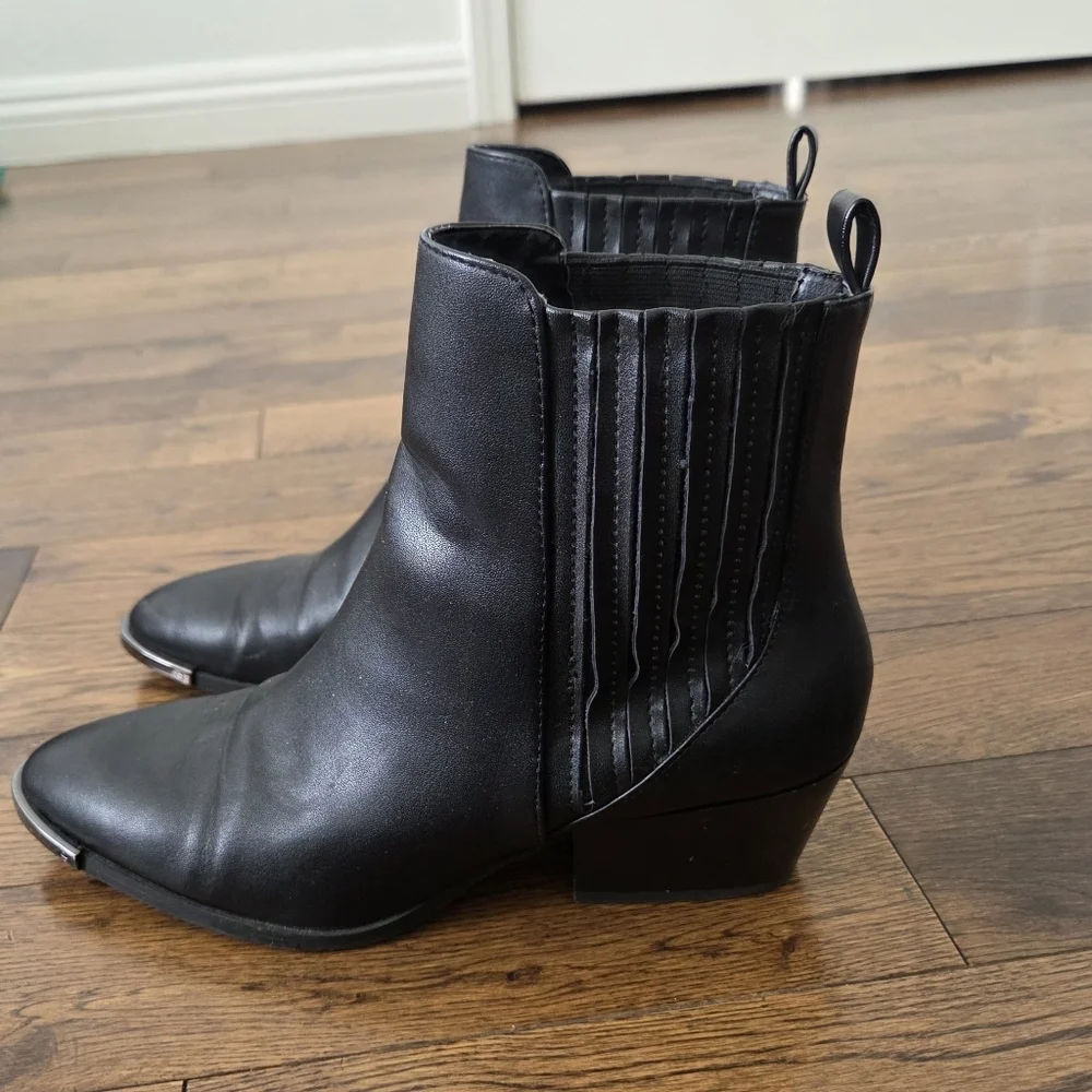 Bershka Black Ankle Booties with Elastic Detail And Metallic Trim Accent  37/ 7